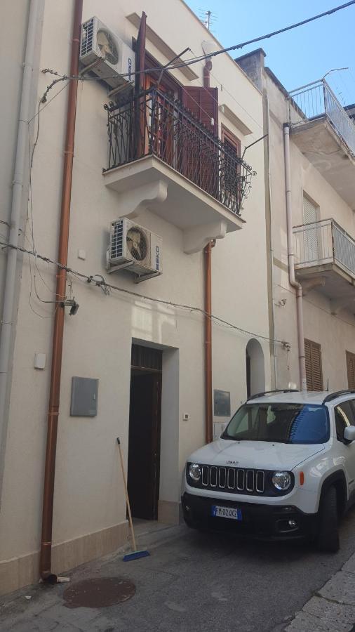 Casa Vacanza Raggio Di Sole カステッランマーレ・デル・ゴルフォ エクステリア 写真