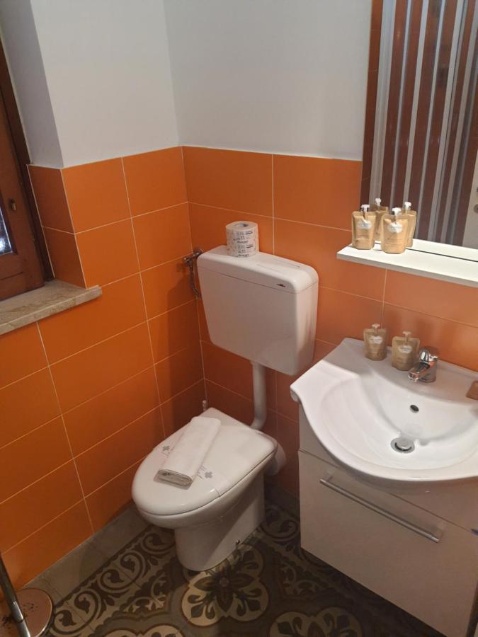 Casa Vacanza Raggio Di Sole カステッランマーレ・デル・ゴルフォ エクステリア 写真